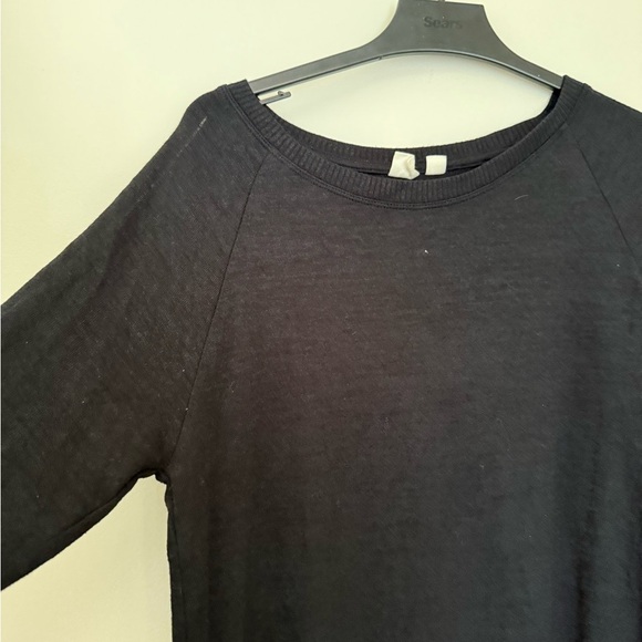 GAP Women's Black Long Sleeve Tee - Picture 2 of 6